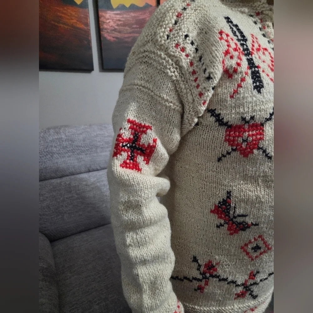 Camisola Poveira – Vintage Portuguese Fisherman Wool Sweater, Handmade - Picture 12 of 16
